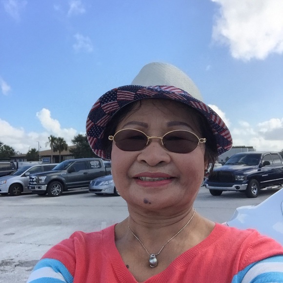 Meet your Posher, Lucila - Picture 1 of 1